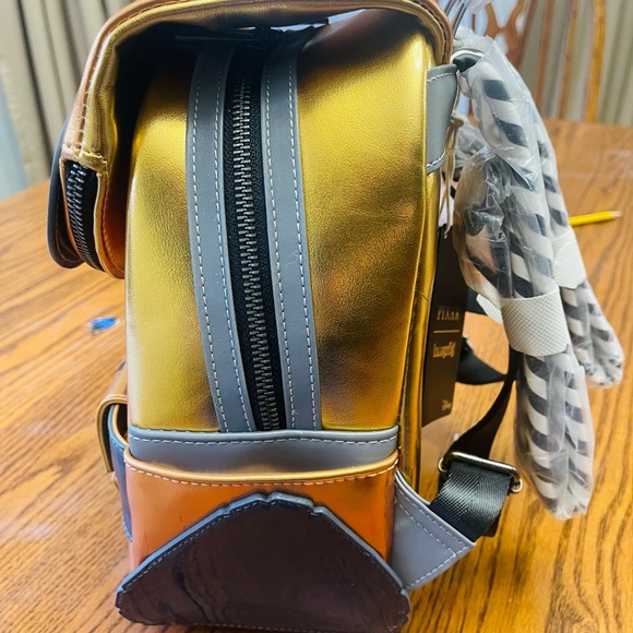 NWT Loungefly Gold and Brown Wall-E Backpack - Picture 2 of 6